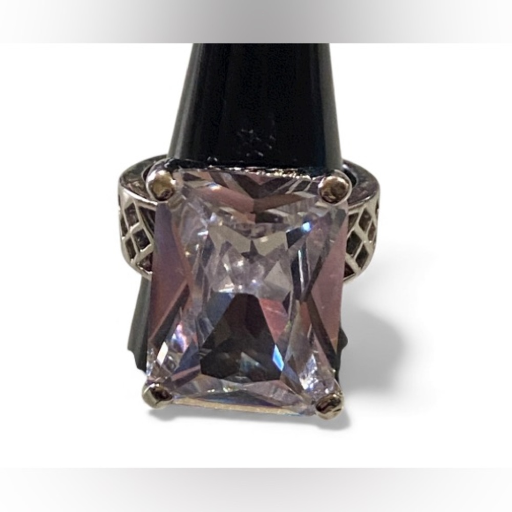 Statement Clear Glass Ring #9022 - Picture 4 of 13